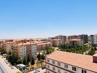 Toki Pazar Caddesinde Satılık 3+1 Köşebaşı Daire | Yüceay Emlak